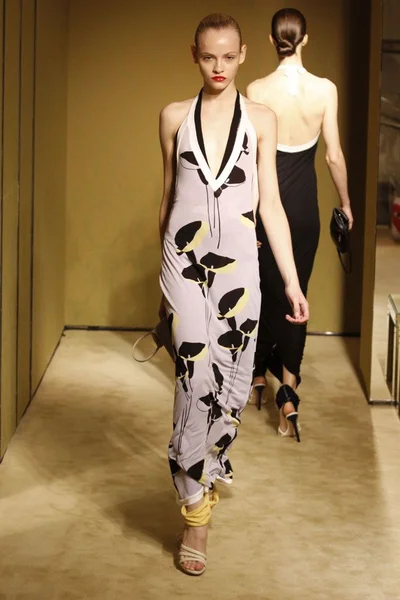 Look 12
